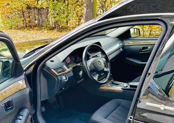 Ford Kuga cena 19900 przebieg: 129500, rok produkcji 2013 z Człopa małe 121